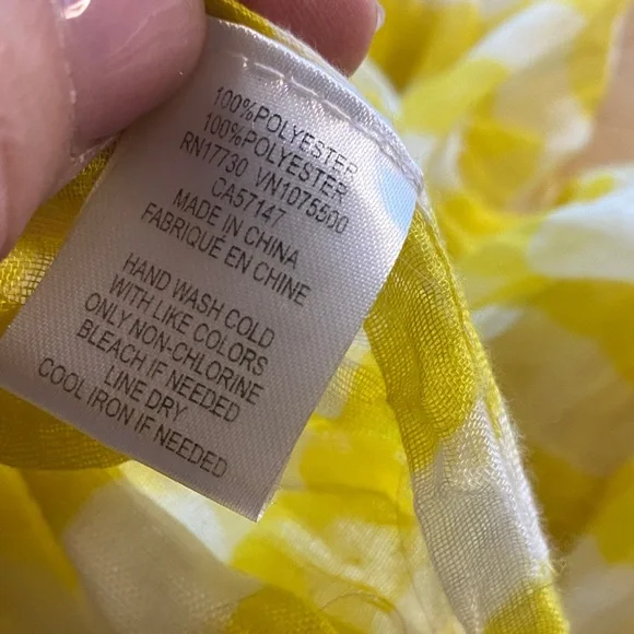 🔥 SALE!!  Target Yellow and White Striped Scarf - Picture 3 of 5